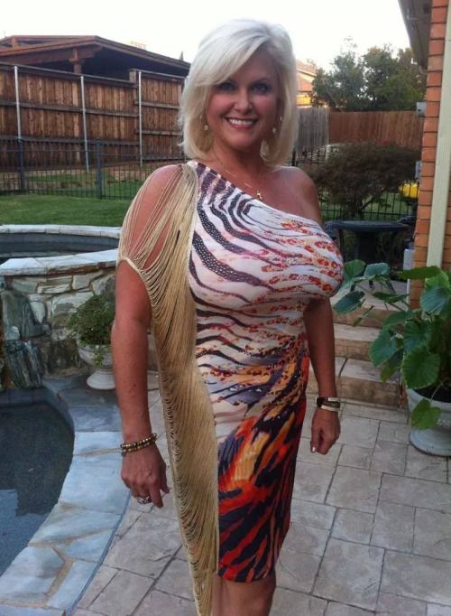 Big Titty Mature Milf hidden cam mom masterbating saralia porn