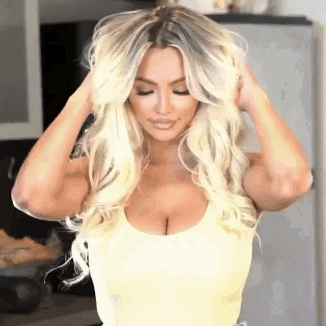 amirhosein bagheri recommends Jav chikan carreno add Mini skirt in public photo
