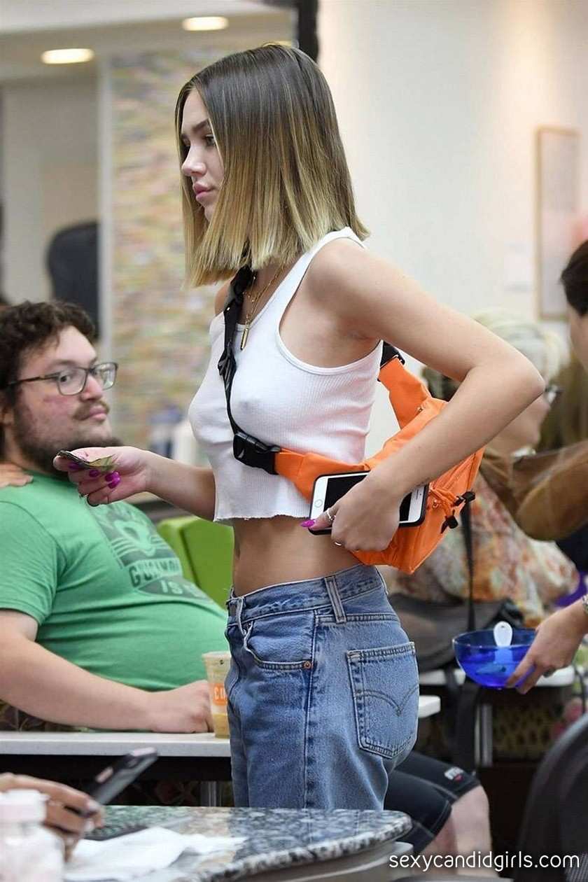 akkin raghu add teenager braless photo